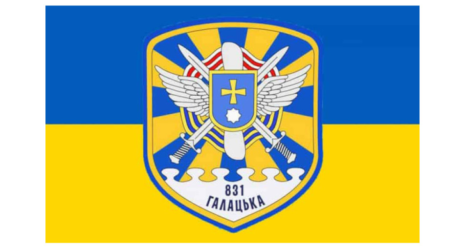 Чоловічі куртки бомбери і аляски з нашивками 114 БрТА