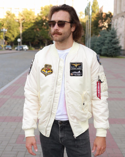 Бомбер MA-1 молочний з нашивками 831 БрТА